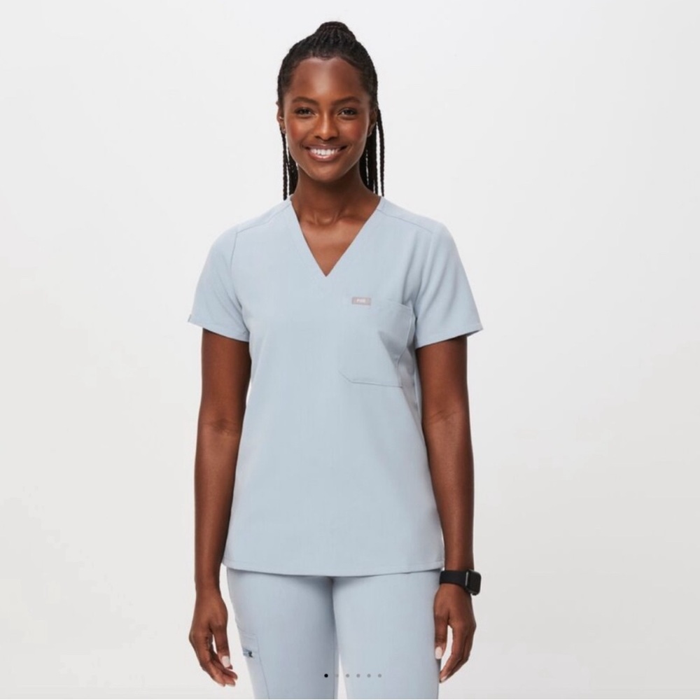 BNWT Figs dusty blue Catarina scrub top. Size M